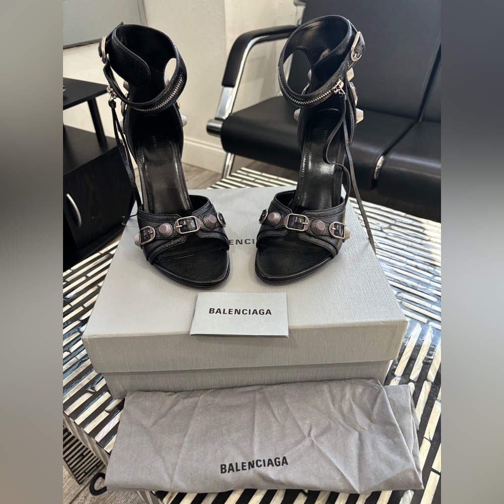 Authentic NIB Balenciaga Black Cagole Leather Women's Heels-Retails $1450 - Picture 3 of 9